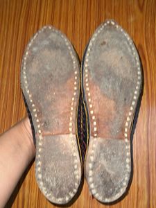 Pakistani dhaaga Embroidered Juttis
