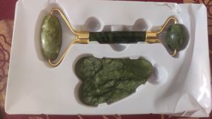 FACIAL ROLLER AND MASSAGER WITH GUA SHA SET