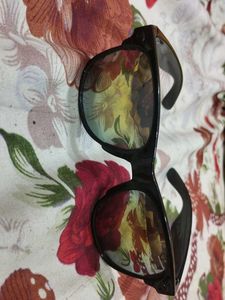 Vintage Black Frame Sunglasses