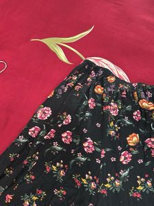 Floral Maxi skirt