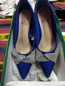 royal blue footwear