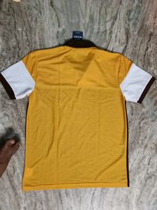 100% Nylon Collar T Shirt M Size