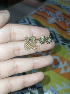 🍍 Gold-Tone Pineapple &amp; Flower Stud 🌼