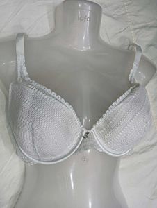 White Lace 💚Padded Bra
