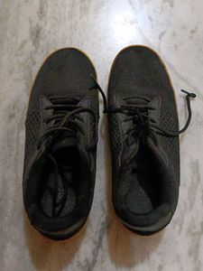 Casual used black shoes