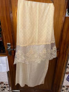 Ethnic side net lace hijab