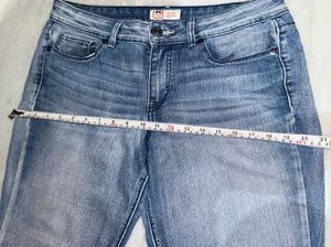 ✨ Y2K Low-Rise Flared Jeans by LEI ✨