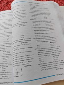 NEET/JEE/KCET Physics Class 12 Book