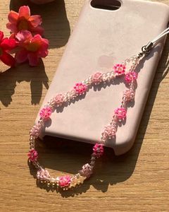 Cute Beaded Flower Phone Charm🩷