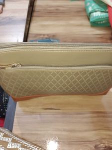 Chic Textured Crossbody Bag