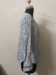 Chic Black &amp; White Print Tunic Top