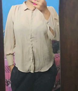 Chic Beige Collared Button-Up Blouse