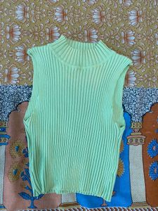 Ribbed Mock Neck Cropped Tank Top