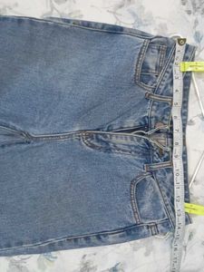 Light Wash Distressed Hem Jeans