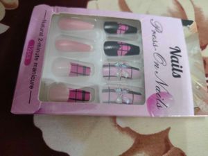 Chic Pink Plaid Press-On Nails with Bows