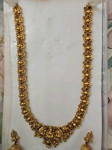Stunning Gold-Toned Jewelry Set