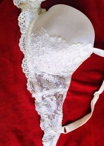 White Lace detail bra with sexy penty