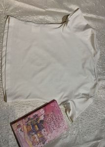 Fitted White T-Shirt for a snatched body