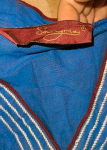 Women V-Neck Threadwork Kurta