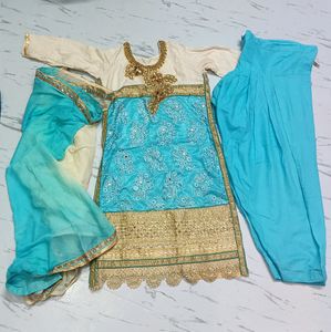 New Condition Beautiful Suit Salwar With Dupatta