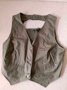 Chic Olive Green Button-Up Vest