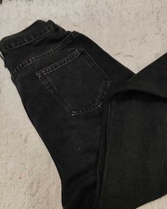 Classic Black Wide-Leg Jeans