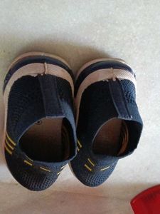 Comfortable Navy &amp; Yellow Slip-On Sneakers