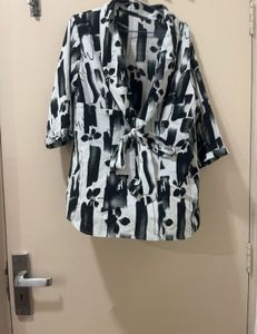 Stylish Black &amp; White Top