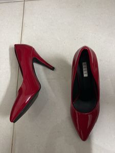 Chic Red Patent Stiletto Heels