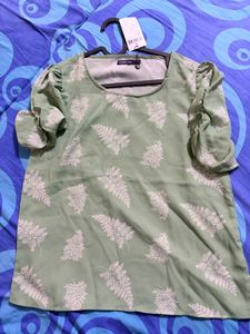 Brand New-Chic Leaf Print Top