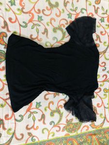 Prettylittlething Black T-Shirt with Lace Sleeves