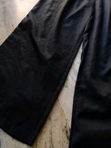 Chic Wide-Leg Black Pants