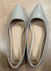 Stylish Grey Pointed Toe Flats