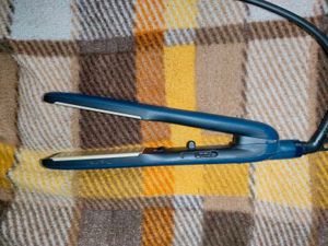 Philips Hair Straightener - Smooth &amp; Style
