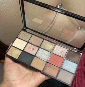 Makeup Revolution Eyeshadow Palette