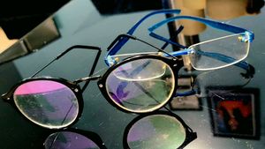 2 Branded Sunglassess 👓