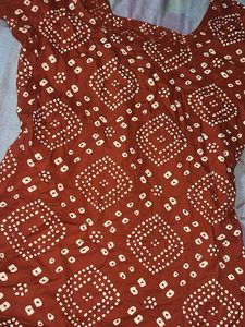 Red Bandhani Print Kurta with White Pants
