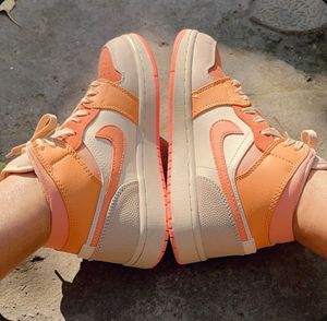 Jordan 1 Mid ‘Apricot’ (W) – Size EU 40 / UK 6
