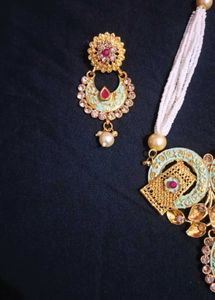 neckless