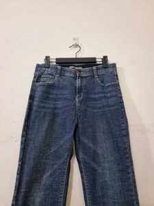 High-Waisted Jeans