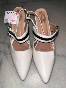 Elegant White Pointed Toe Heels