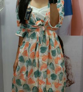 Flowy Leaf Print Midi Dress