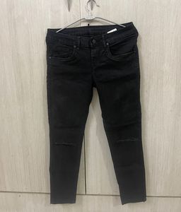 Black Distressed Jeans