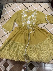 Elegant Mustard Muslin Dress🧚🏻‍♀️🦋🌼
