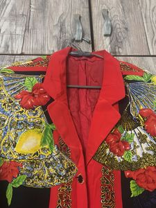 Floral blazer for all seasons