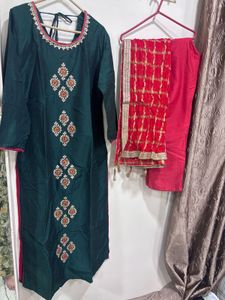 Elegant Green Kurta Set with Red Dupatta