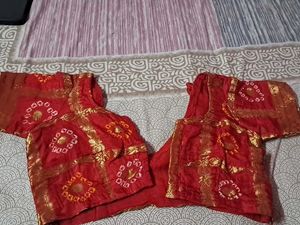 🤩🤩Red Bandhani Print Blouse with Golden Border