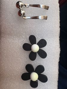 Black Flower Daisy Earrings