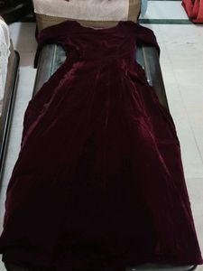 ELEGANT VELVET GOWN