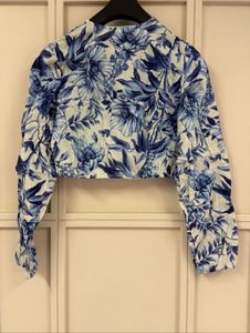 V neck Floral Print Linen Cropped Top